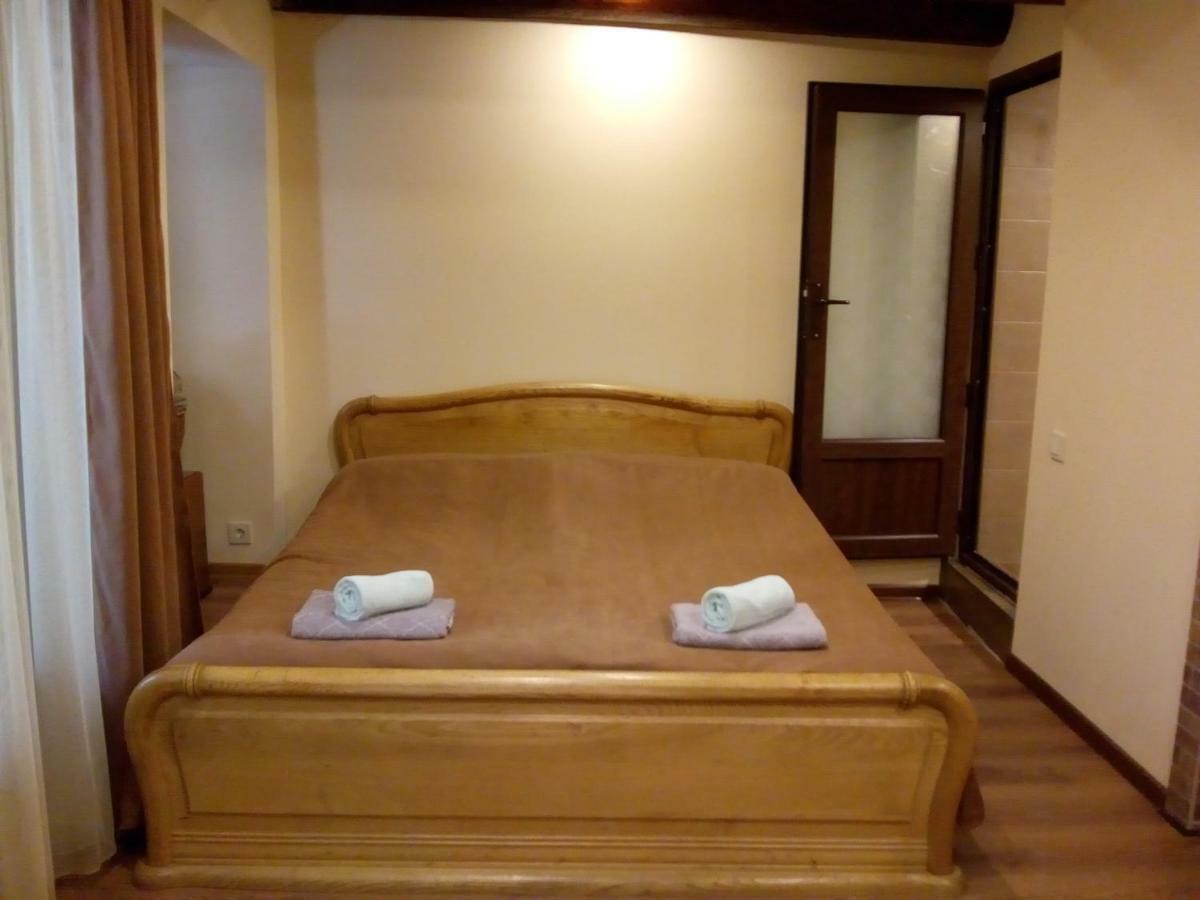 Low Budget Room With King Size Bed ティビリシ エクステリア 写真